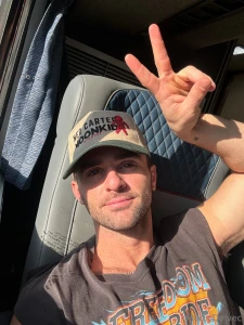 Chill vibes peace out