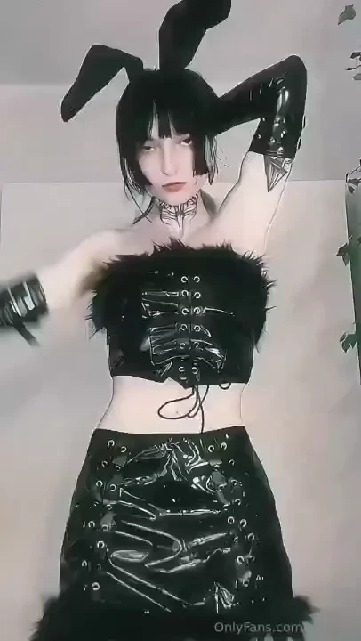 I move my hips so hotly from side to side and conceive something 