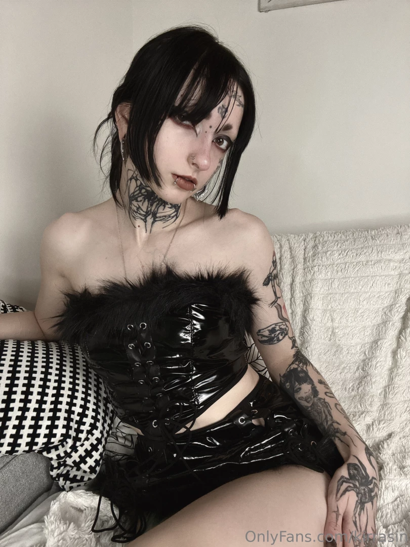 Totally black gt lt part 1 