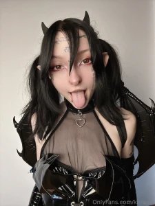 My fav hobby being mysterious n then immediately oversharing xdd