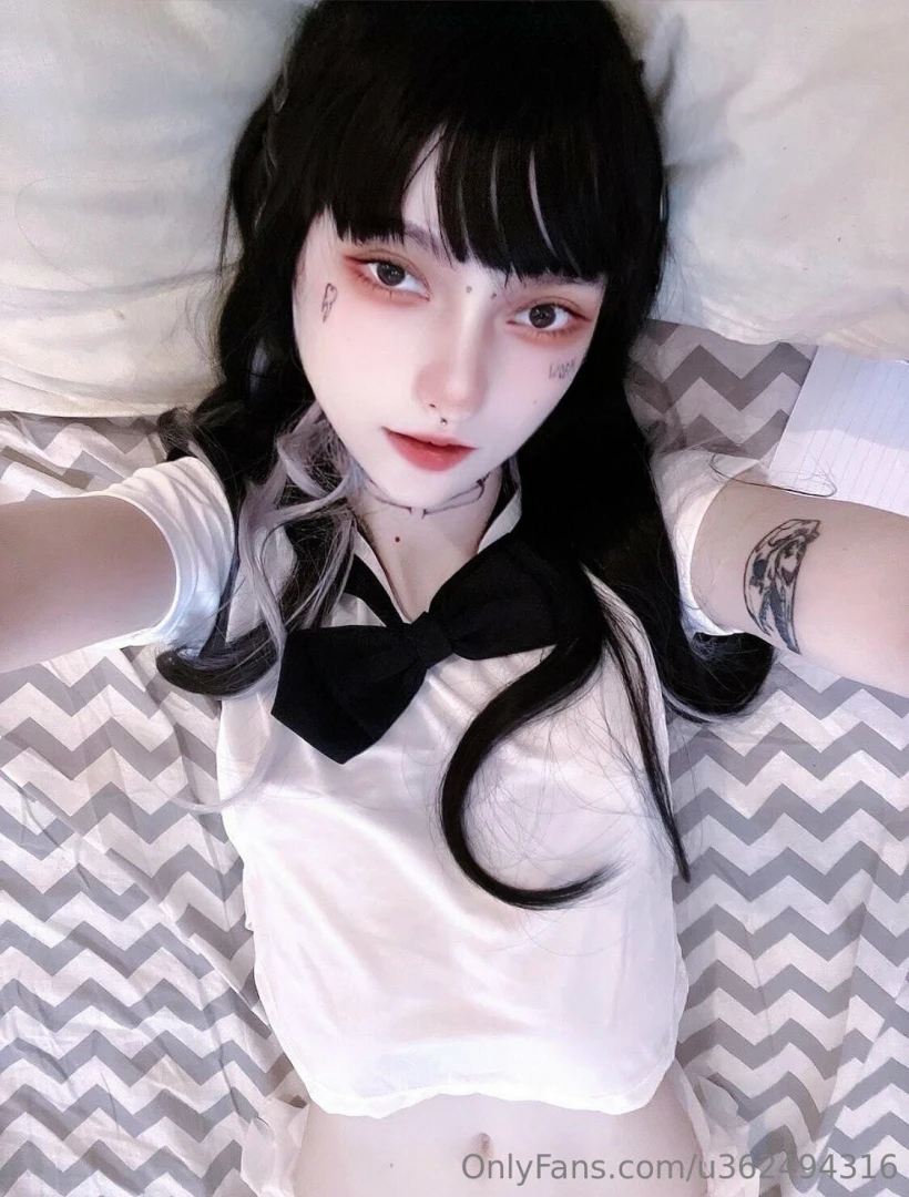 If u see this compliment me or join my anime cult 