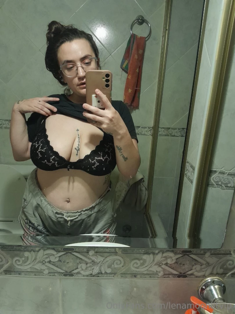 Sweet dream bby wait to the explicit version 