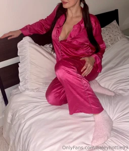 A silly striptease just went out in the dms it s been a festive amp