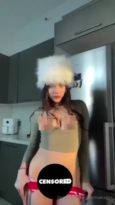 Rus sex bebe in sana bir s rprizle geldii hava ok so uk ama vajinam 