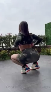 Etegimi siyirip popomu nasil kizarttigimi gormek ister misin kilidi ac