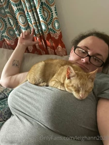 Does this cat make my tits look big