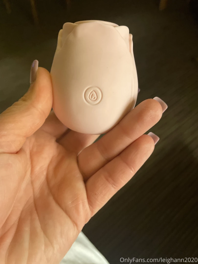 I may have found a toy that can suck my pussy better than most men i part 3 