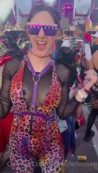 On my way to vegas for a wild weekend at edc hubby can t join for the part 1 