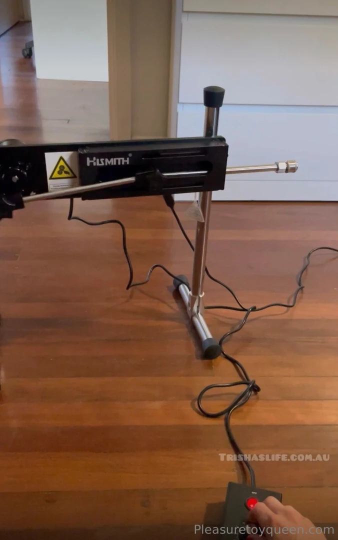 First time getting my pussy fucked by my new premium hismith sex 