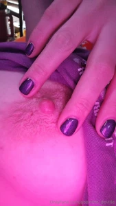 Do my nails match my shirt