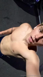 Merry christmas you guys for anyone who tips 15 i m sending two spicy