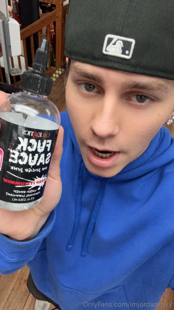 Anyone need some fuck sauce 