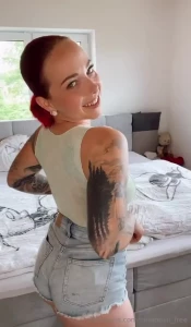 Zieh mich endlich aus p und folge mir jetzt hier ninadevil finally