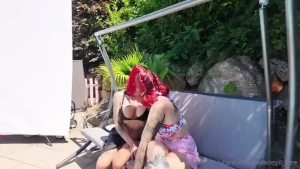 Geiler outdoor spa zu besuch bei meiner freundin bei dem geilen wetter