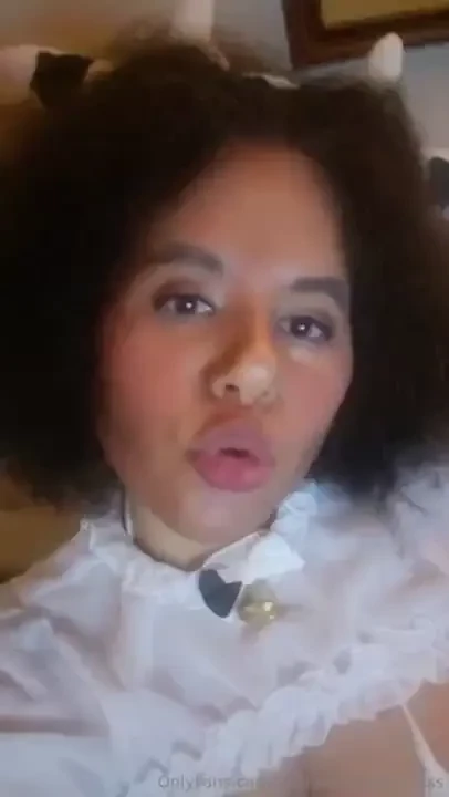 Click on the video to see me moo for you senpais with this i hope it 