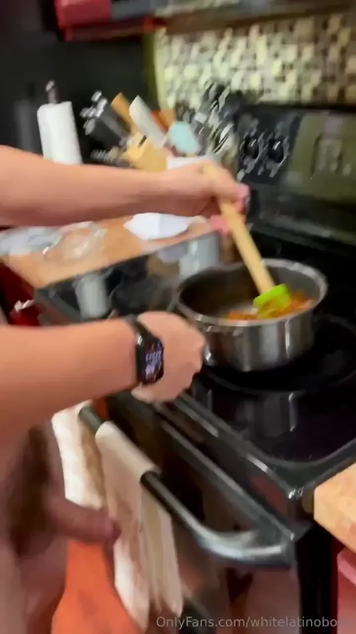 Who wants me to come over and cook them dinner i ll wear this outfit - 