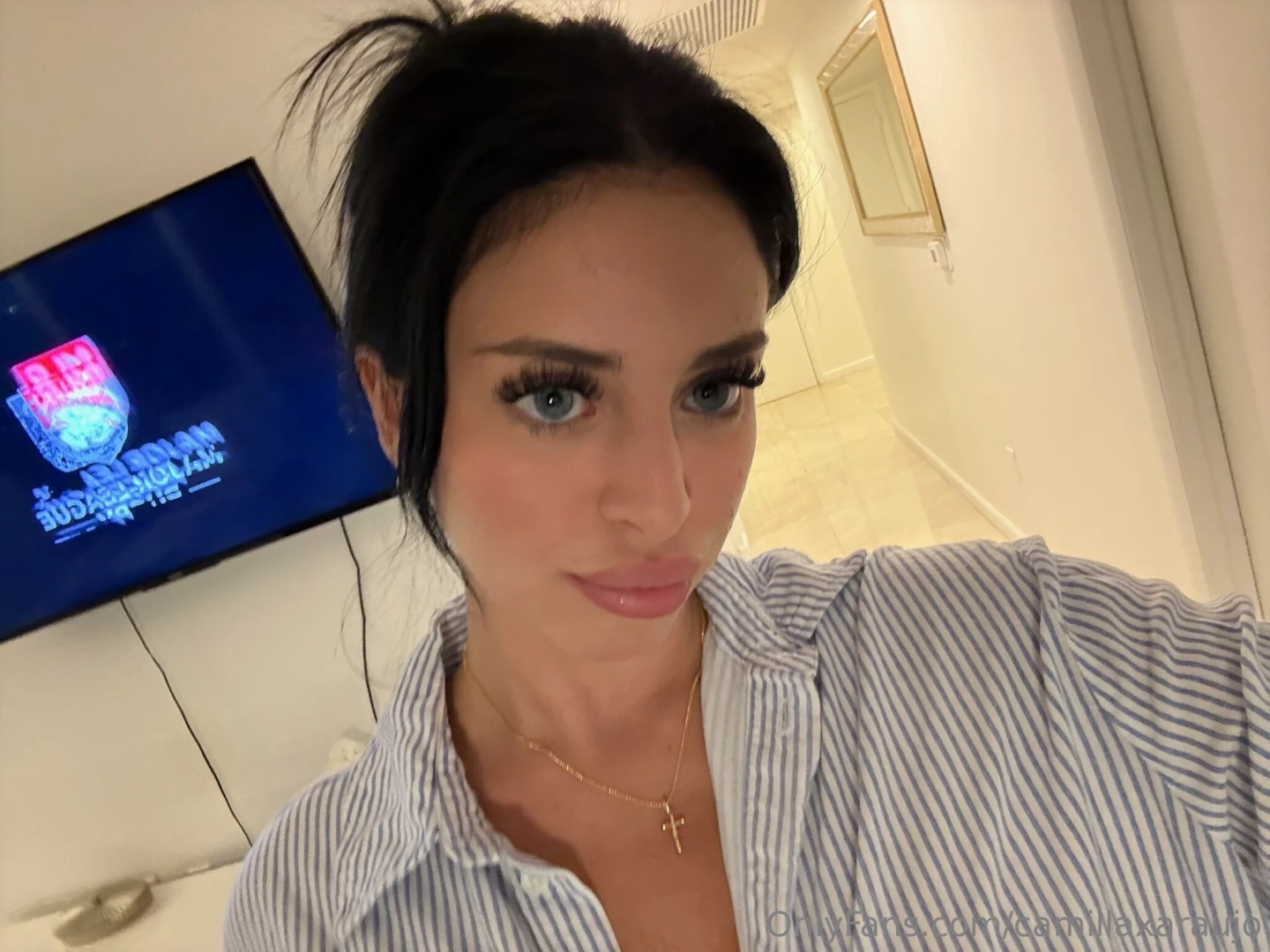 Tell me something that would surprise meeee 