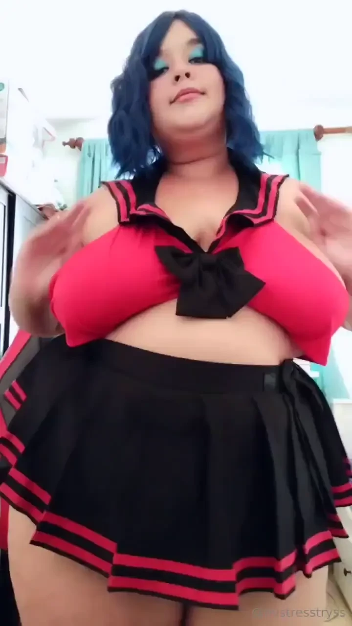 See me dancing babe showing you my big boobs bouncing with this cute 