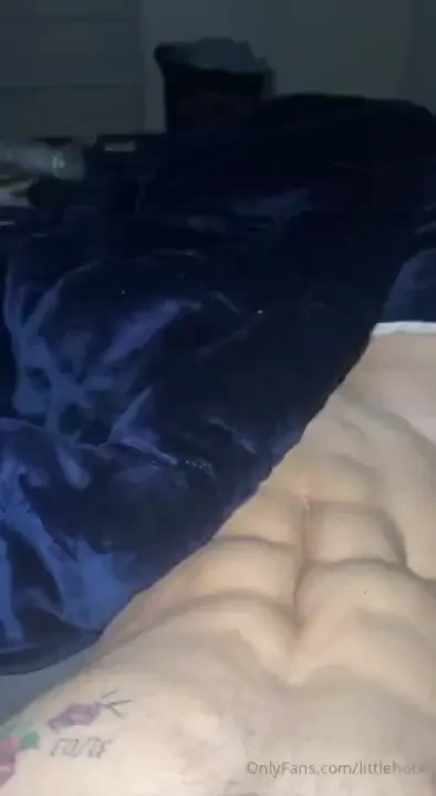Hey baby can you help me with this hey bebe me ayudas con esto 
