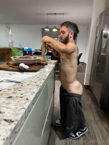 Hi honey what do you want to eat today hey cari o que quieres comer