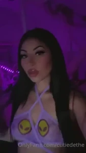 Let me be ur little alien