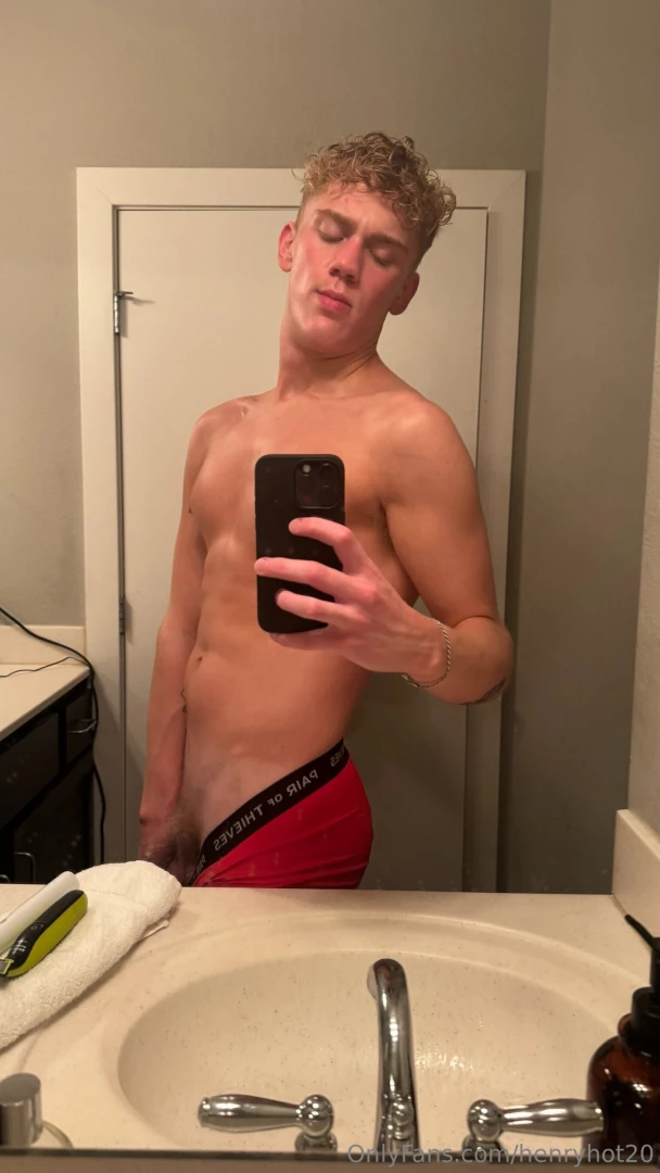 Could use some kisses 