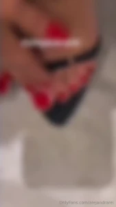 I love to suck my feet me encanta que me chupen los pies