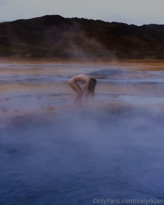 Alien on a strange planet disconnected from other creatures i retreat part 4