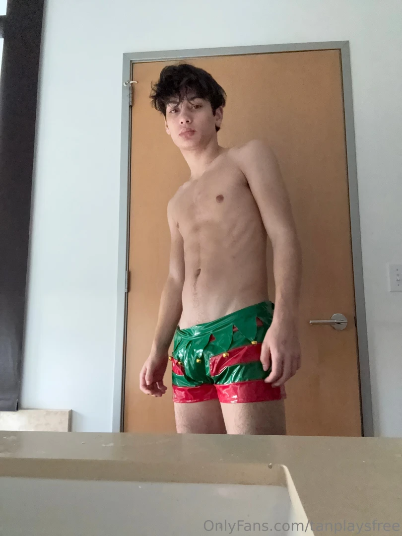 Its been a tanplaysxx christmas how all of your holidays 