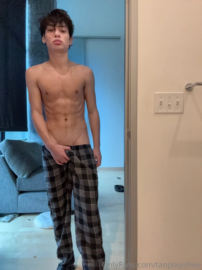 Hey people how are we does anyone else get super horny on mondays 