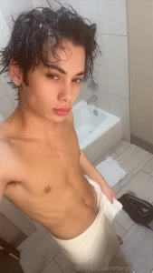 Heyyy people happy monday to all you beautiful people