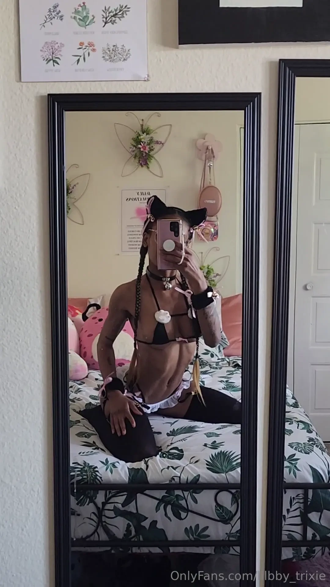 Getting on chaturbate cuties come say hi 