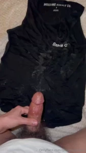 Shoot a load on my cum rag with me dude