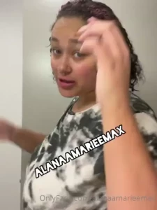 Video of me attempting to clap my ass you can hear my wet pussy