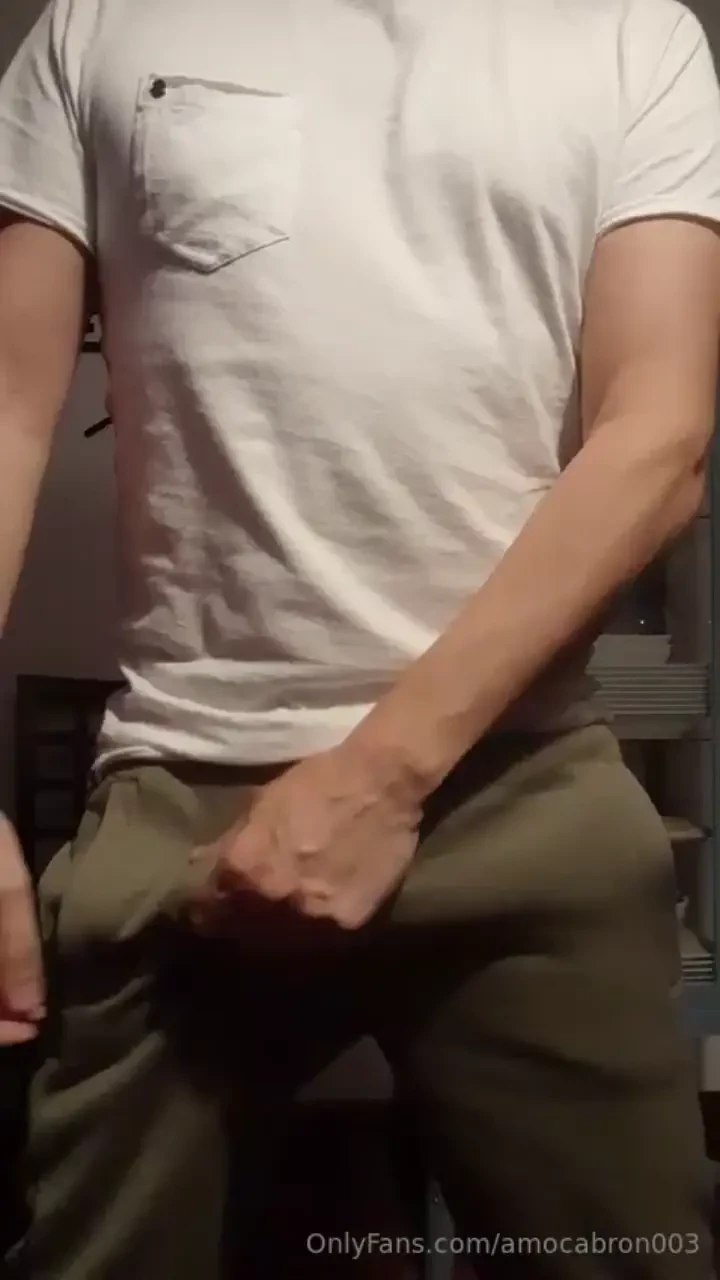 Lo dura que se me pone la polla cuando me dais propinas es exagerado 