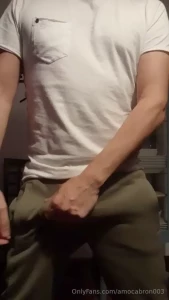 Lo dura que se me pone la polla cuando me dais propinas es exagerado