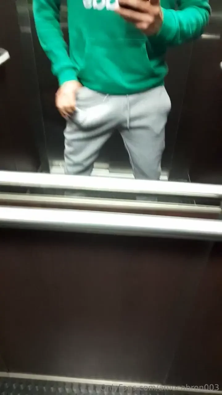 Me gusta ir sin calzoncillos en este video estoy empalmado pero cuando 