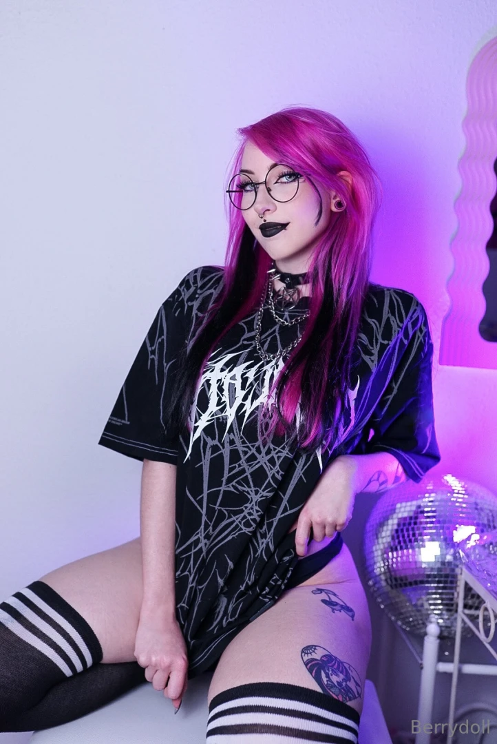 How it looks after i steal your shirt for the night want this shirt 