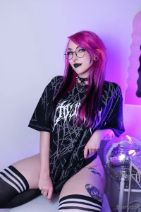 How it looks after i steal your shirt for the night want this shirt