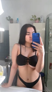 Dis-moi est-ce que je ressemble tes r ves les plus fous