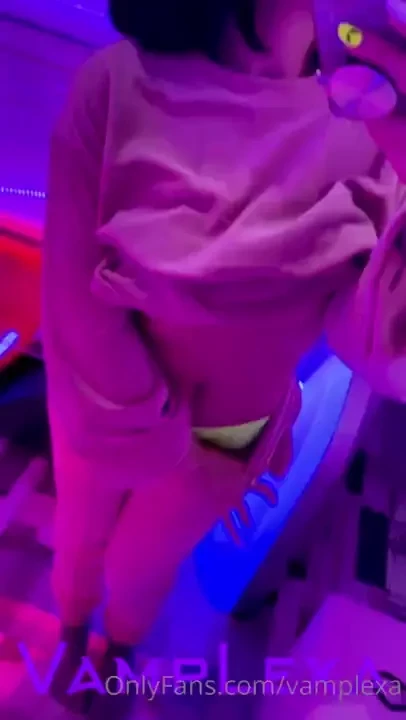 Miss vampy been naughty today i touched my pussy at the tan salon 