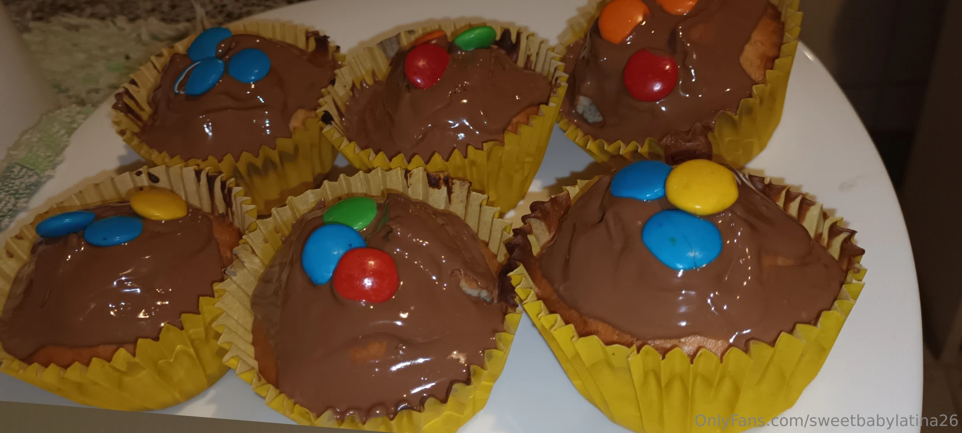 Your mom used to decorate your cakes with candy too would you eat my part 1 