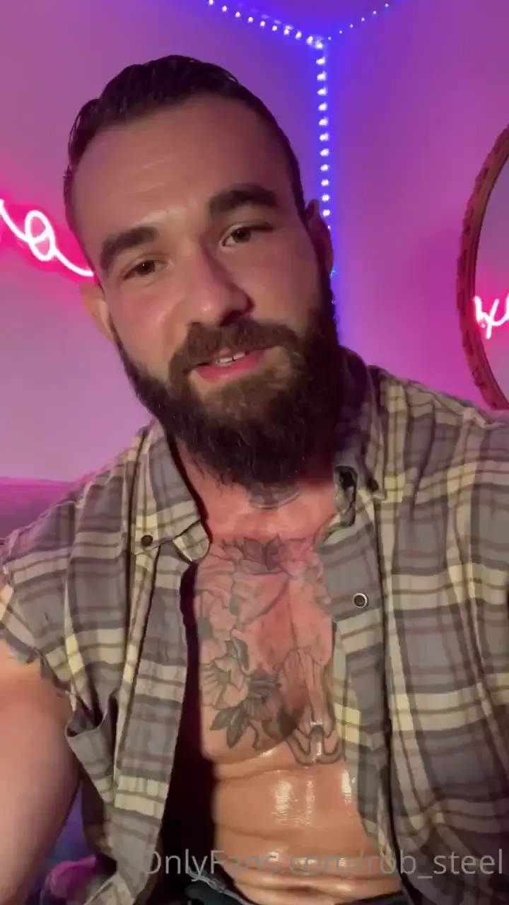 Hello my horny beautiful children just wanted to say a quick hello and 