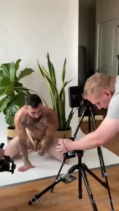 Little behind the scenes action from my shoot yesterday 