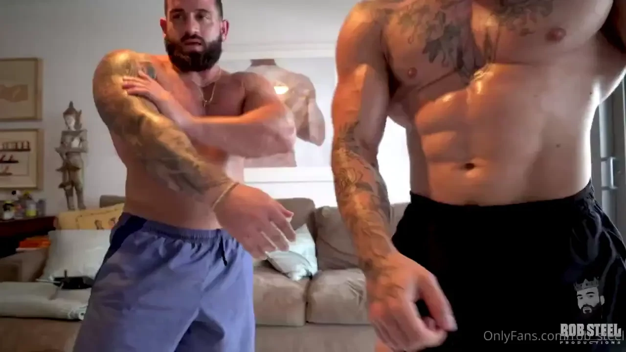 Part 2 here s a little video of me and tommy having a little pose down 