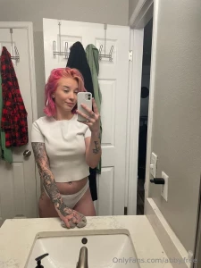 Tattooed curvy and one you ll never forget cum see what all the fuss part 1