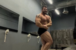 Handsome straight bodybuilder 6 2 246 27 years i am available for part 13