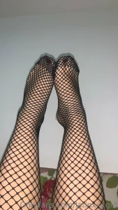 All the feet lovers where you at