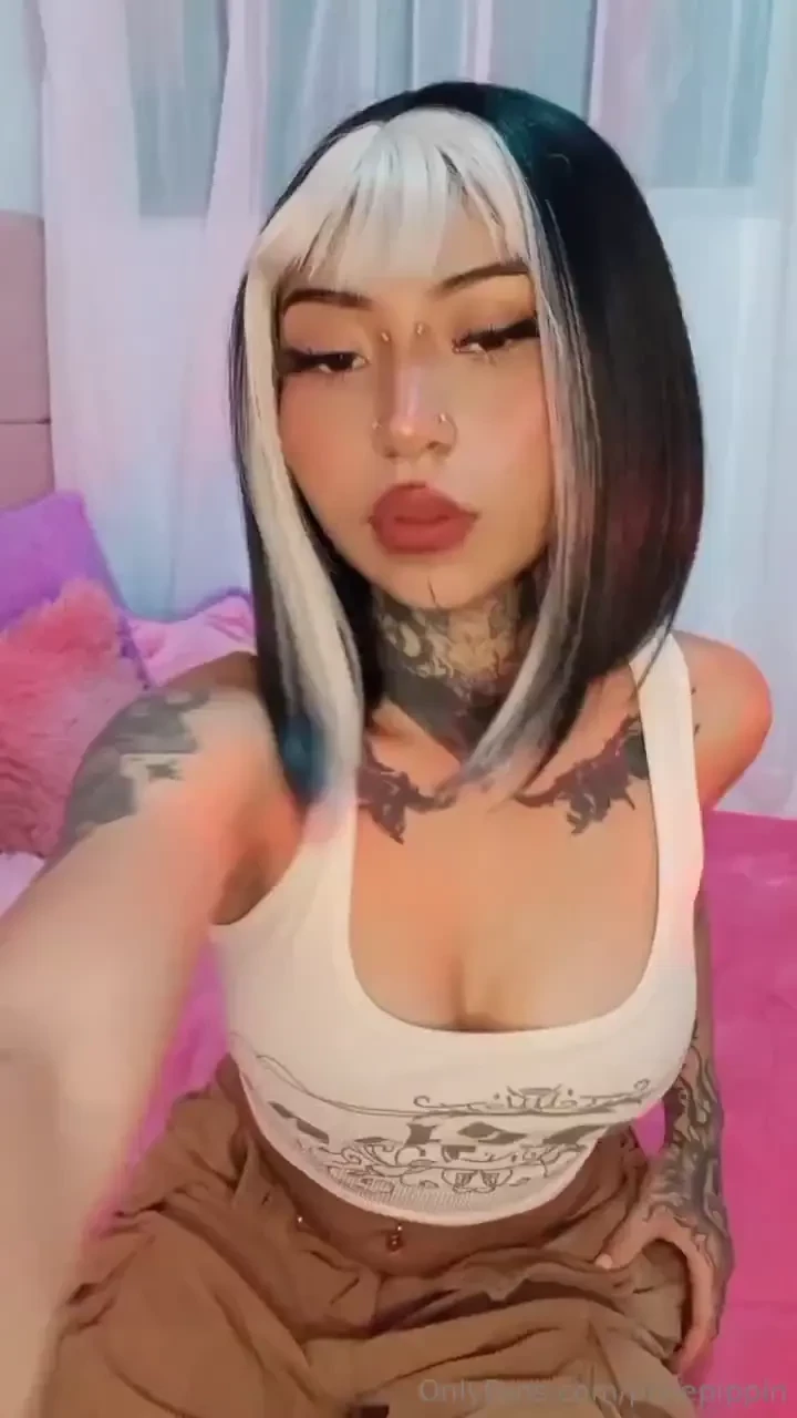 Brace for much awaited strip dance daddy my naked booty with buttplug 