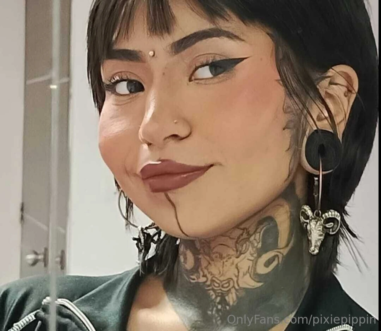 I m too glam to give a damn who agrees 